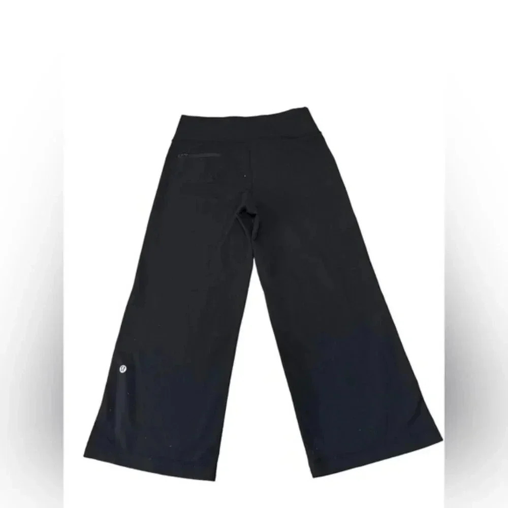 Lululemon Black Groove crop pants sz: 4